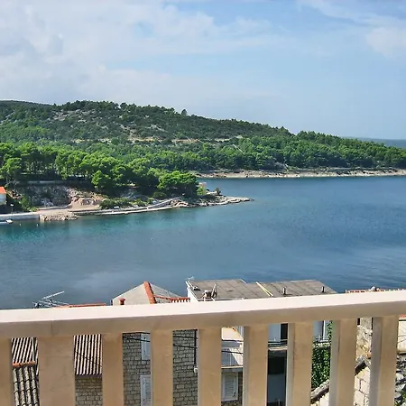 Dide.2 Appartamento Povlja (Brac)